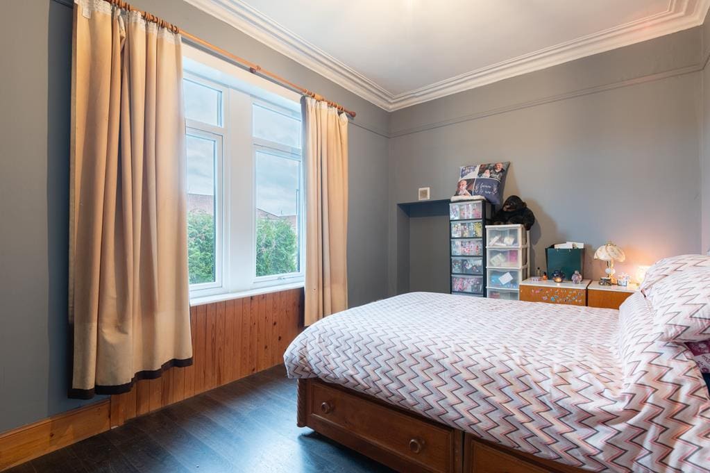 LEV1307CGM BEDROOM 3.jpg