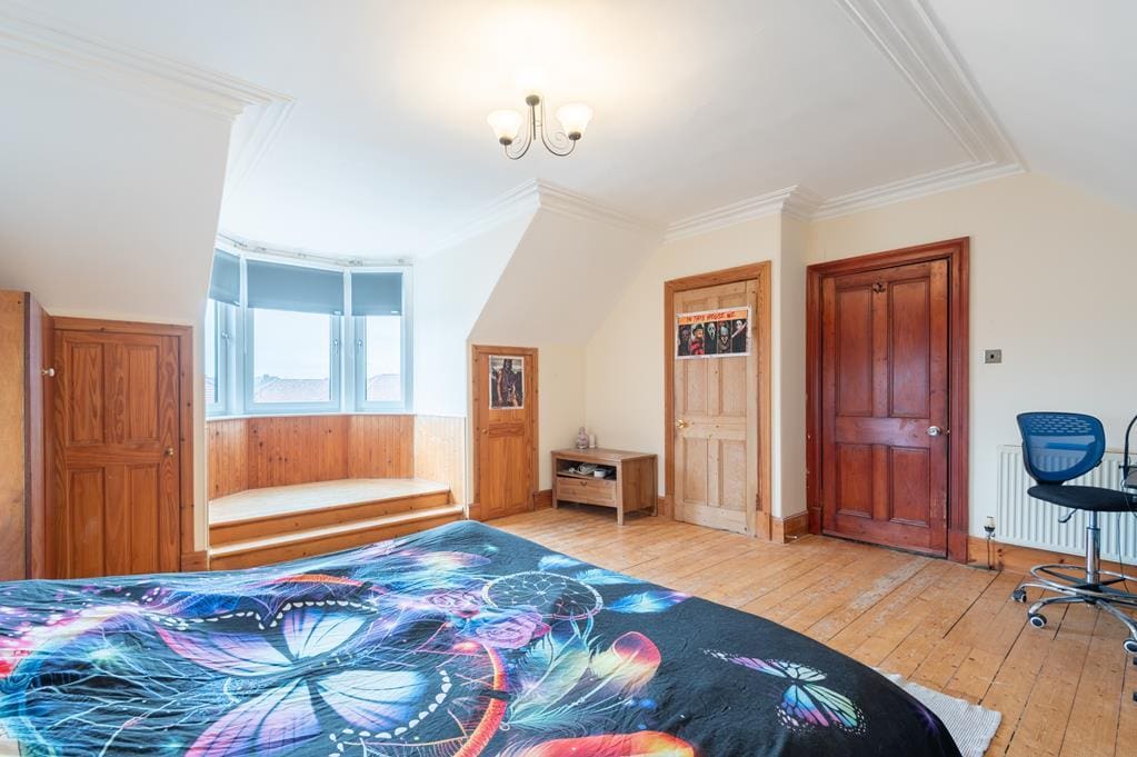 LEV1307CGM BEDROOM 1 AGAIN.jpg