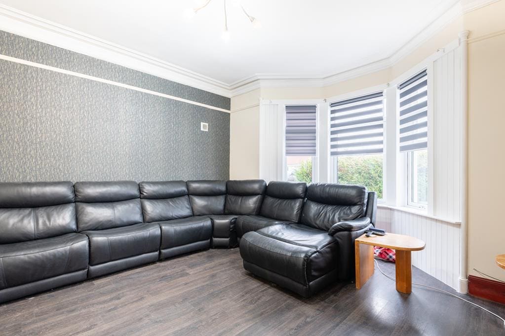 LEV1307CGM LIVING ROOM.jpg