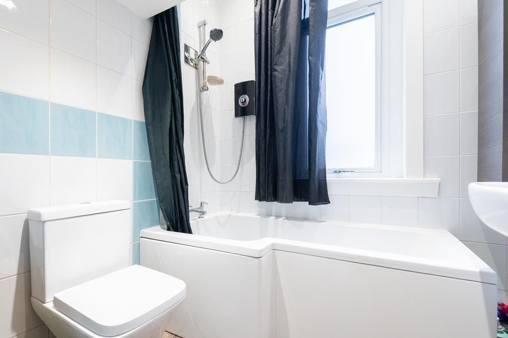 LEV1307CGM BATHROOM.jpg