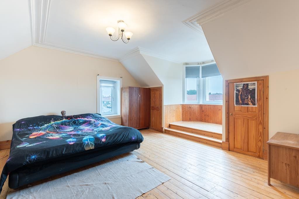 LEV1307CGM BEDROOM 1.jpg