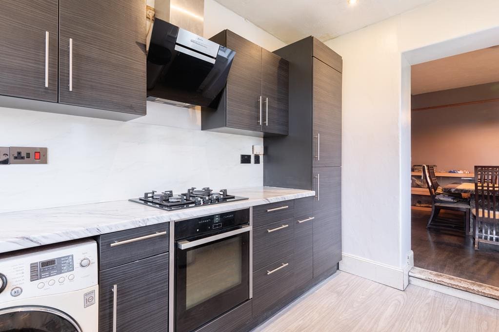 LEV1307CGM KITCHEN AGAIN.jpg