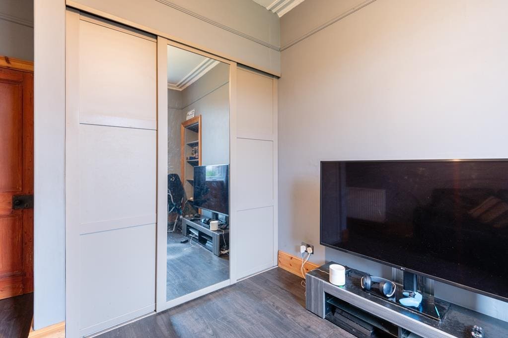 LEV1307CGM BEDROOM 4 AGAIN.jpg