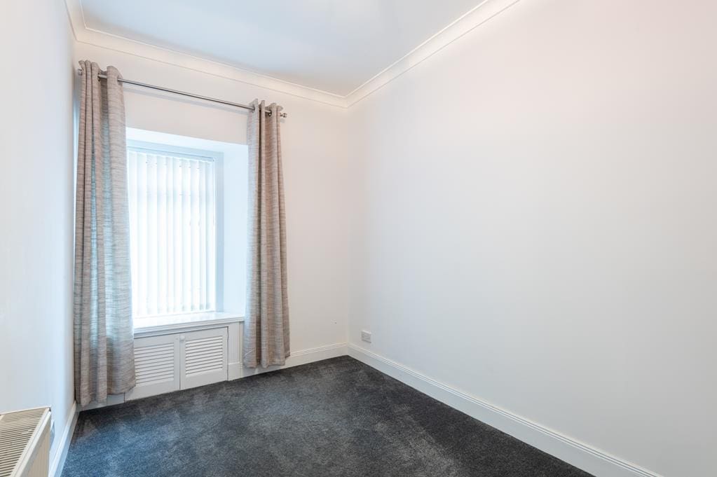 CUP1354CGM BEDROOM 2.jpg