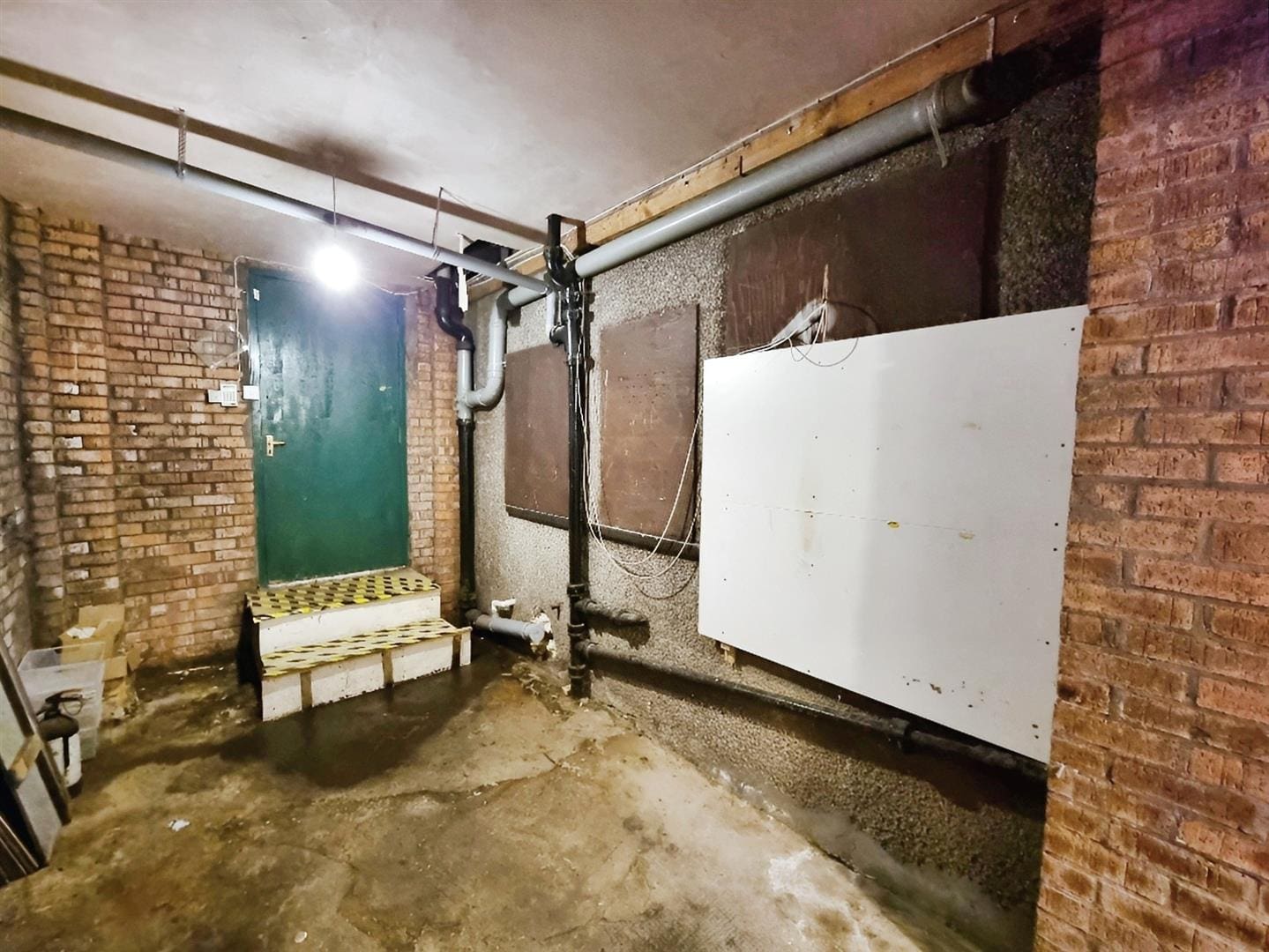 RDC0383LEVC REAR ACCESS.jpg