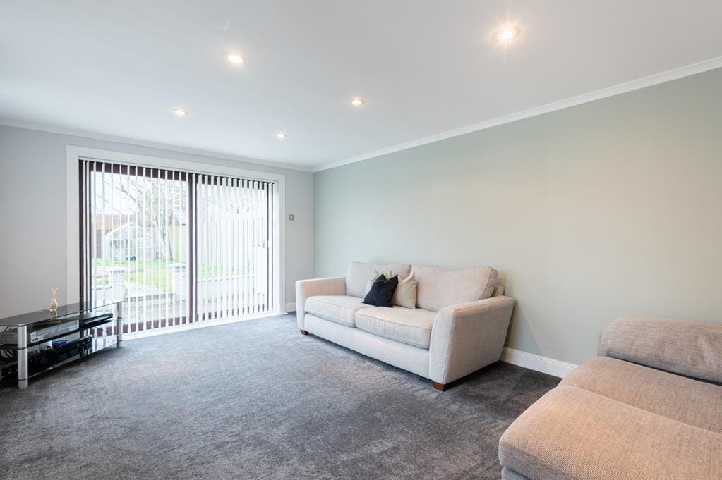 CUP1354CGM LIVING ROOM.jpg