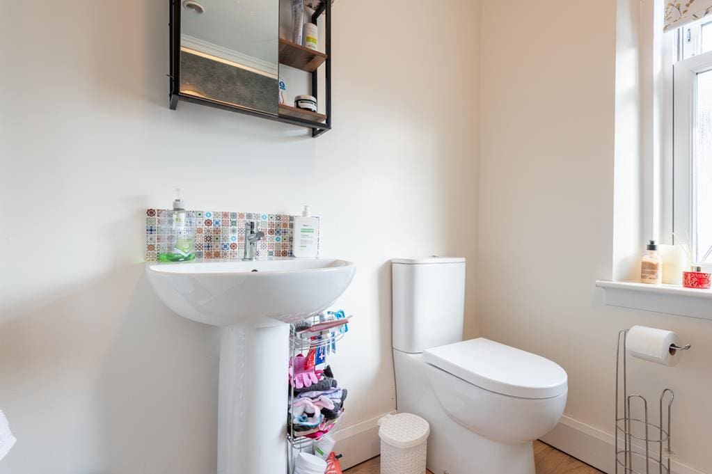 LEV1315SEG BATHROOM AGAIN.jpg