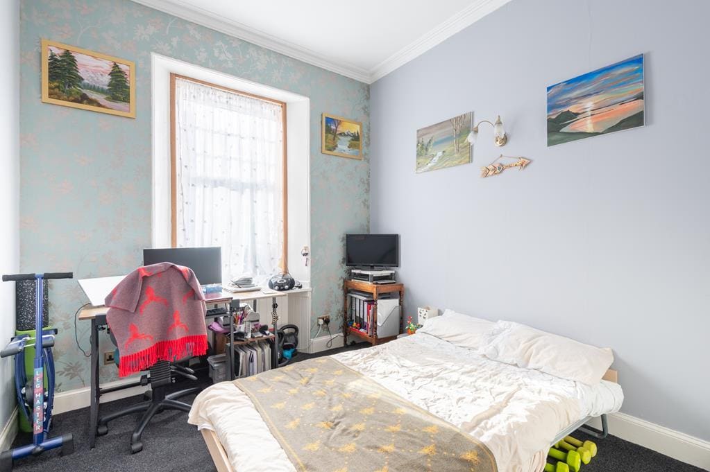 LEV1315SEG BEDROOM 3.jpg