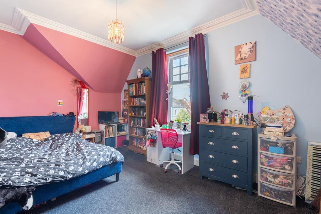LEV1315SEG BEDROOM 2.jpg