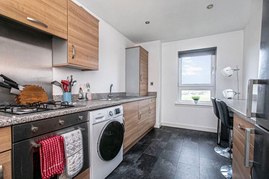 kitchen 1.jpg