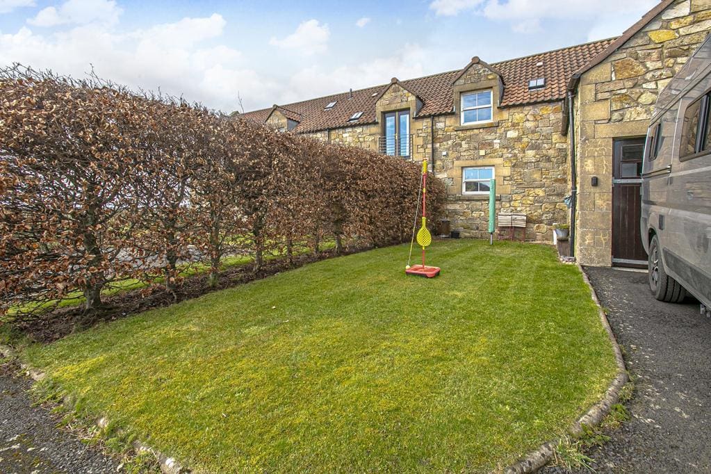 CUP1366SEG SIDE GARDEN.jpg