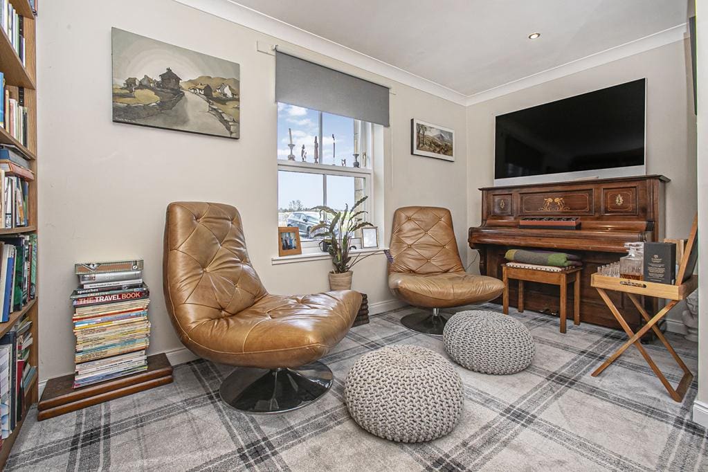 CUP1366SEG BEDROOM 5.jpg