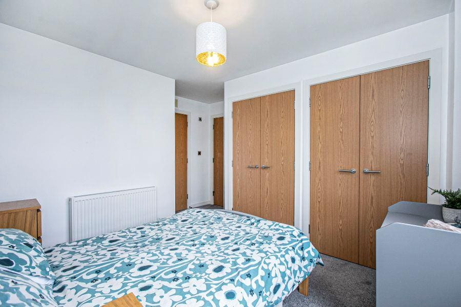Bedroom 1(3).jpg