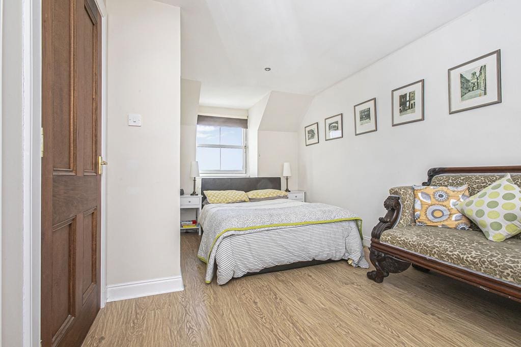 CUP1366SEG BEDROOM 2 AGAIN.jpg