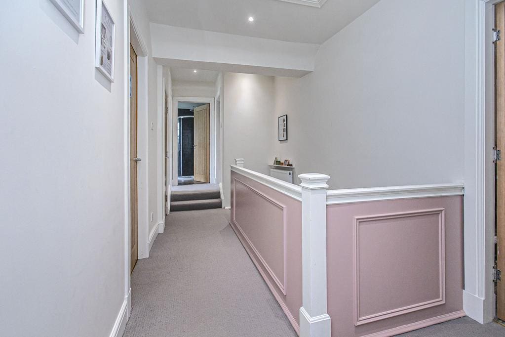 CUP1371SEG UPPER LANDING.jpg