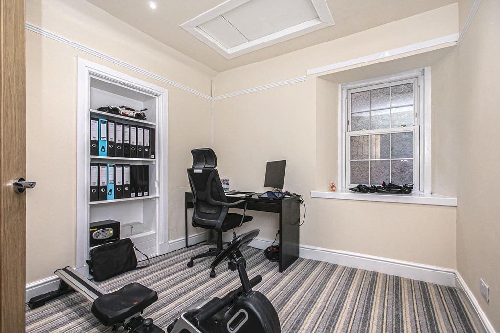 CUP1371SEG BEDROOM 3.jpg