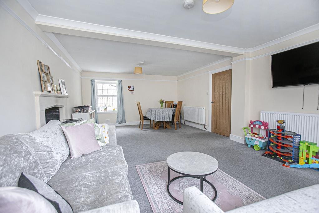 CUP1371SEG FAMILY ROOM AGAIN.jpg