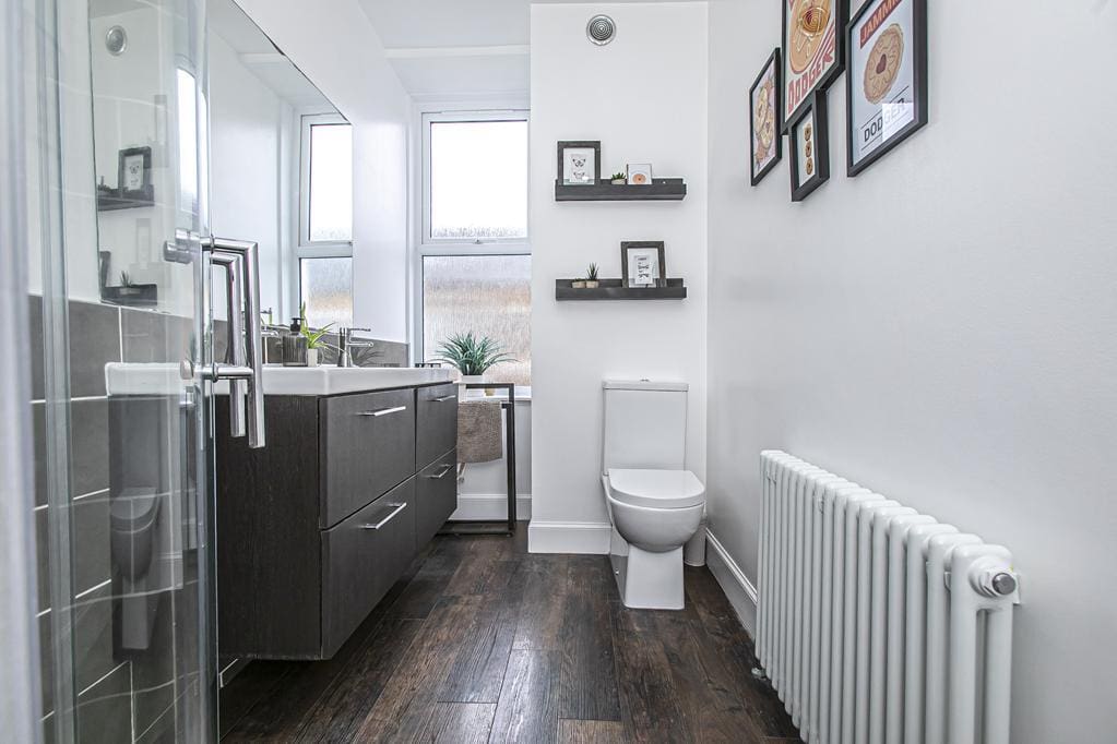 CUP1374SEG ENSUITE SHOWER ROOM.jpg