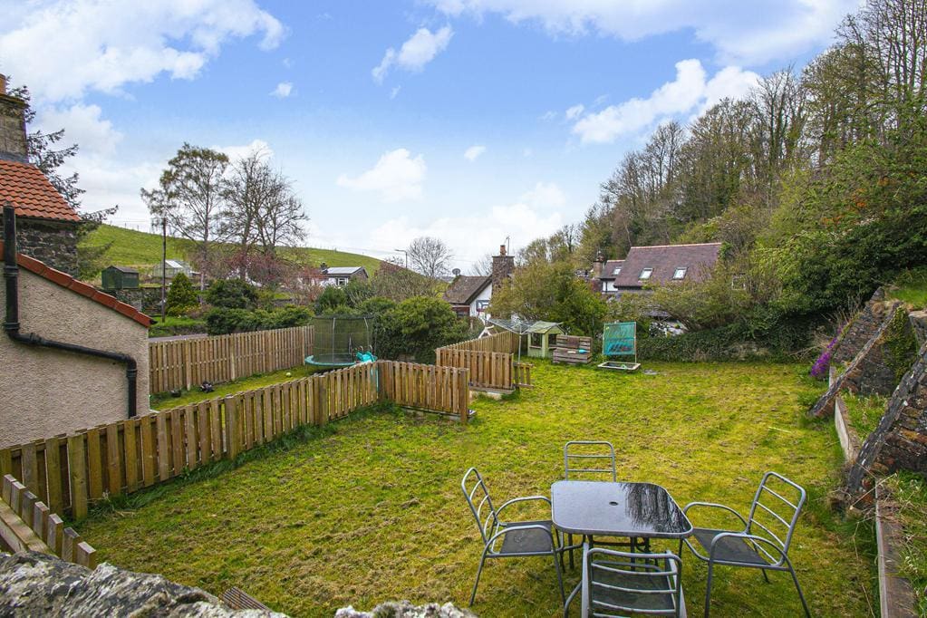 CUP1371SEG UPPER GARDEN.jpg