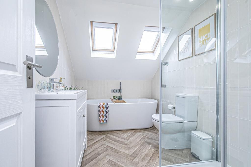 CUP1374SEG BATHROOM.jpg