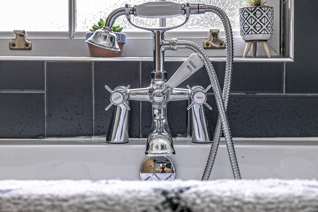 CUP1371SEG BATHROOM DETAIL.jpg