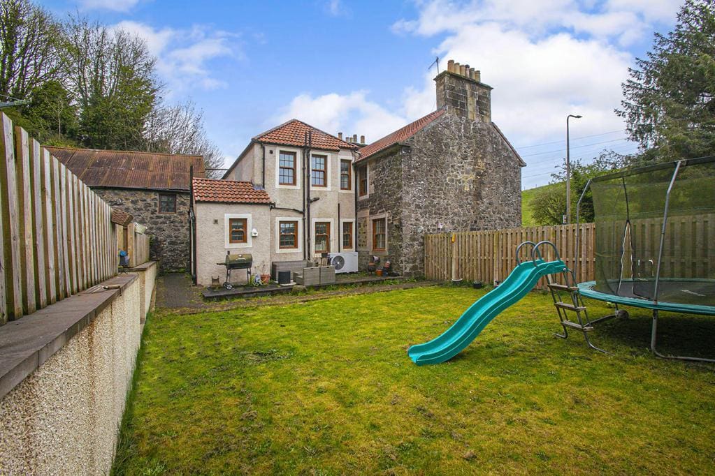 CUP1371SEG EXTERNAL REAR.jpg