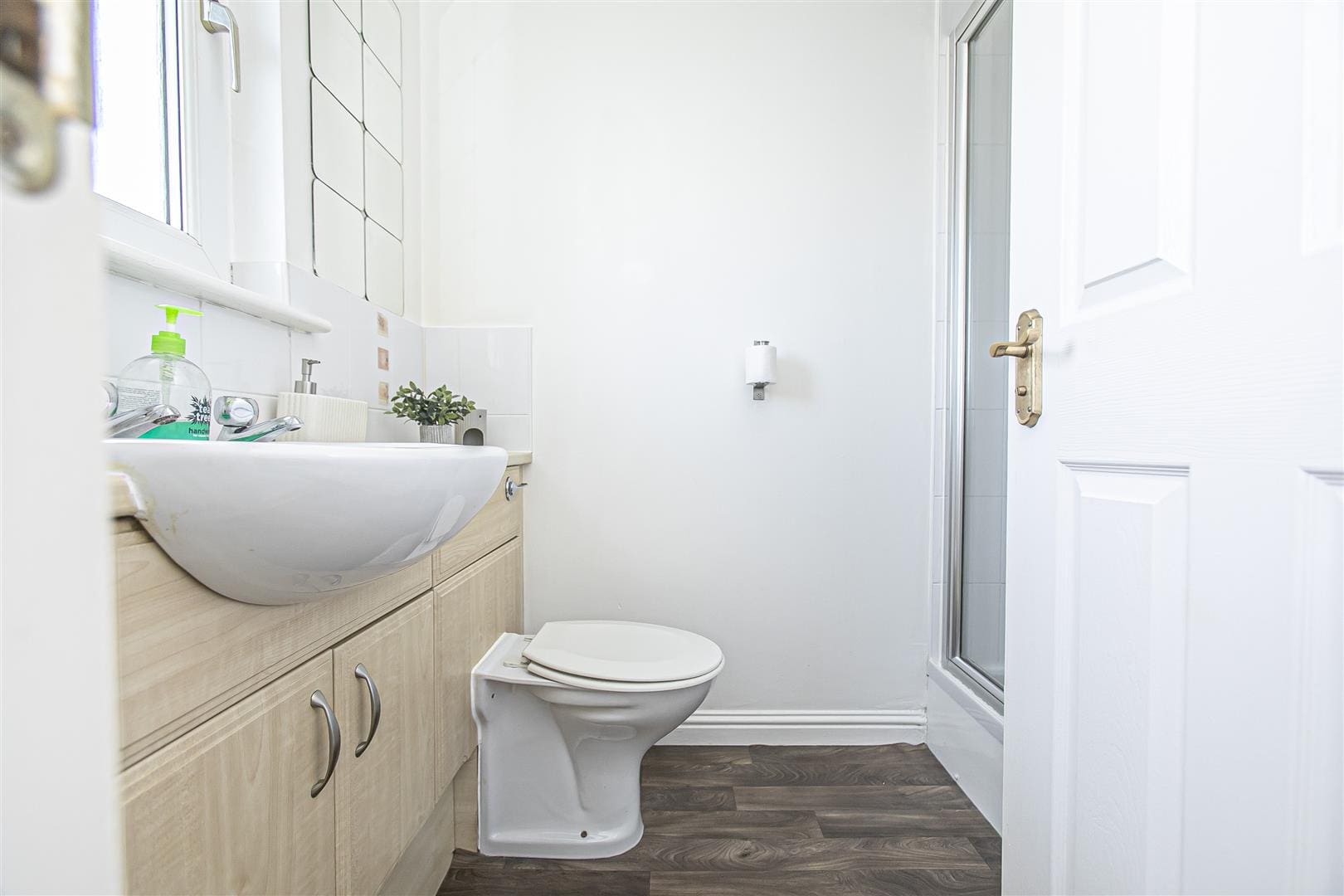 CUP1372SEG ENSUITE SHOWER ROOM.jpg