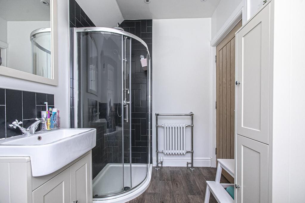 CUP1371SEG BATHROOM AGAIN.jpg