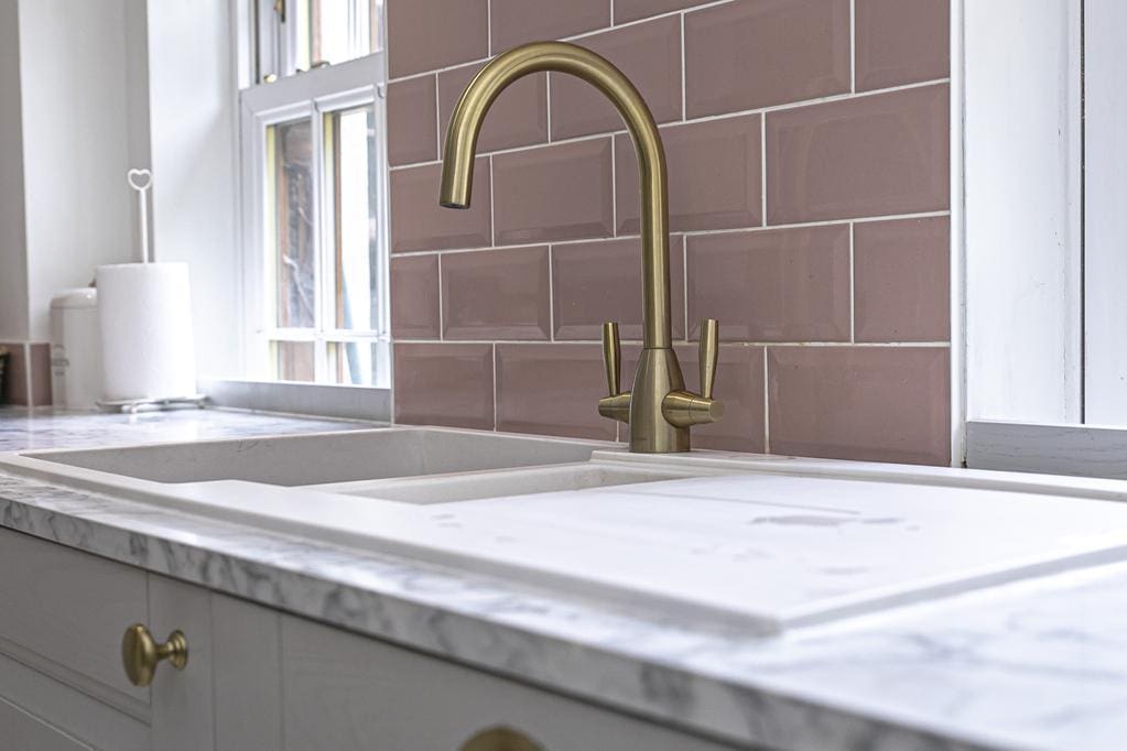 CUP1371SEG KITCHEN DETAIL.jpg