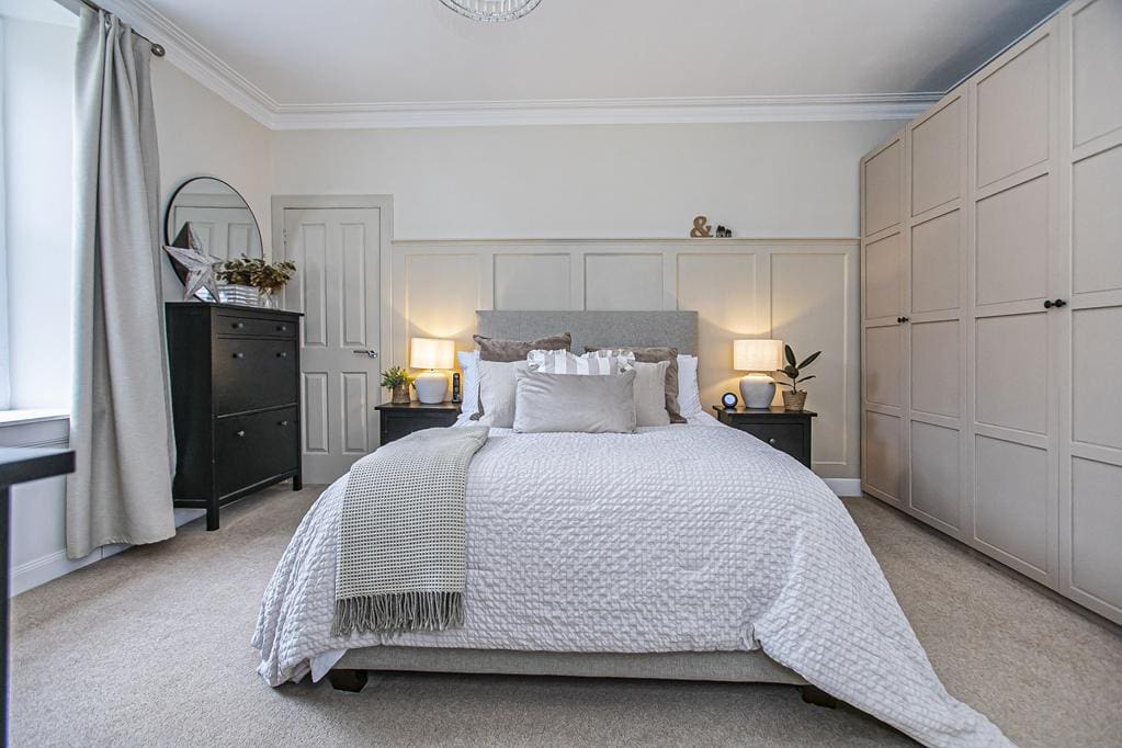 CUP1374SEG MASTER BEDROOM.jpg