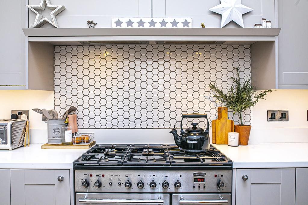 CUP1374SEG KITCHEN DETAIL.jpg