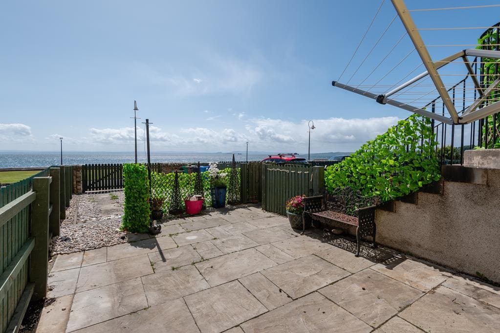 LEV1349PEM GARDEN.jpg
