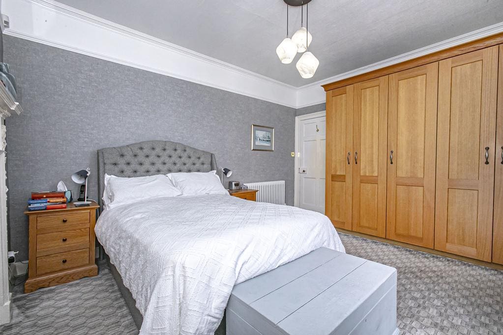 LEV1350PEM BEDROOM 1 AGAIN.jpg