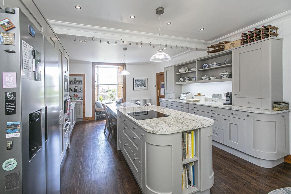 LEV1350PEM DINING KITCHEN.jpg