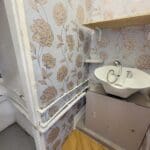 RDC0276LEVC WASH ROOM – HALL.jpg