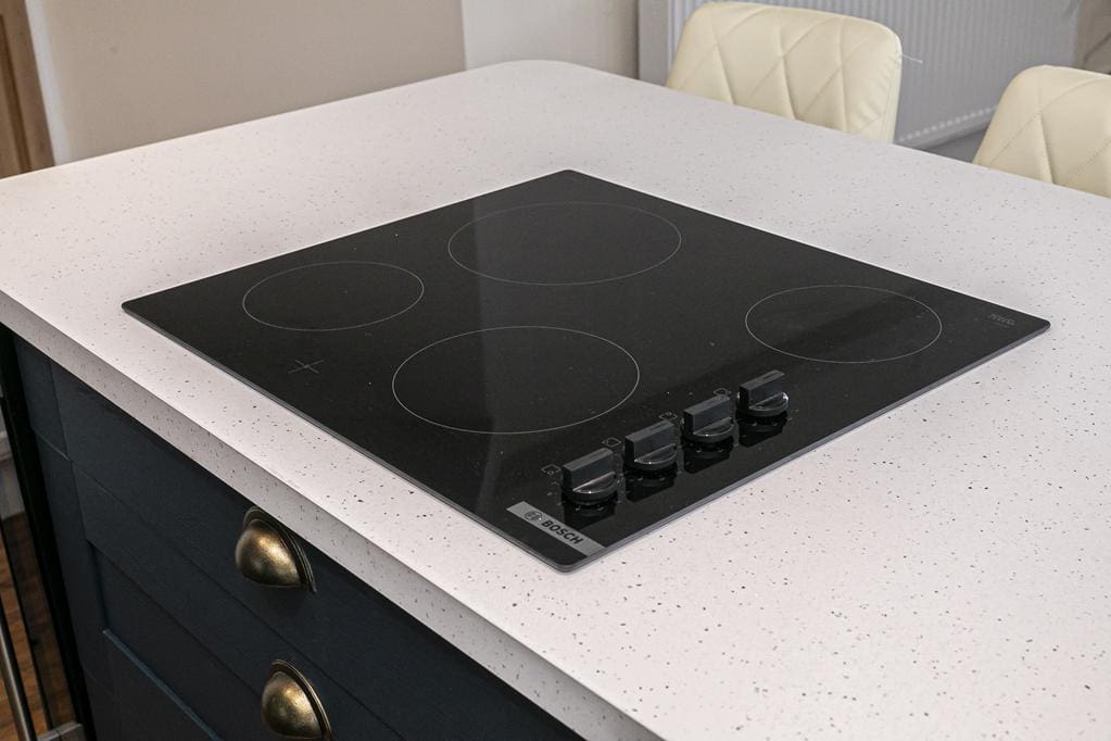 LEV1376PEM KITCHEN DETAIL.jpg