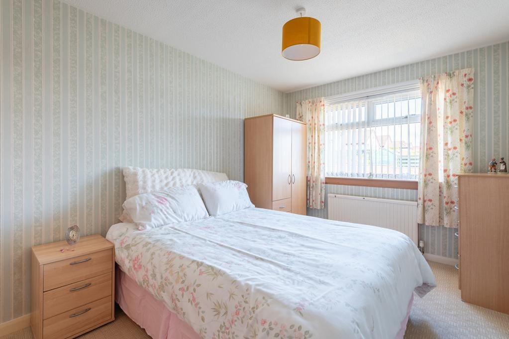 LEV1388PEM BEDROOM 1.jpg