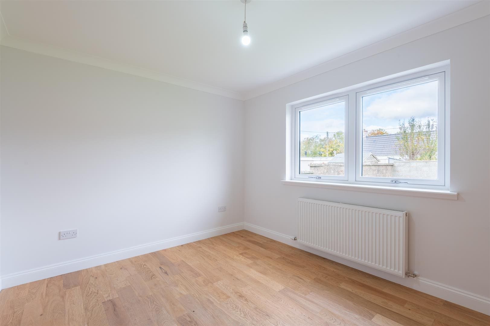 LEV1391SEG MASTER BEDROOM.jpg