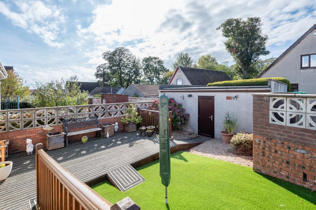 LEV1388PEM GARAGE.jpg