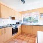 LEV1388PEM BREAKFASTING KITCHEN.jpg