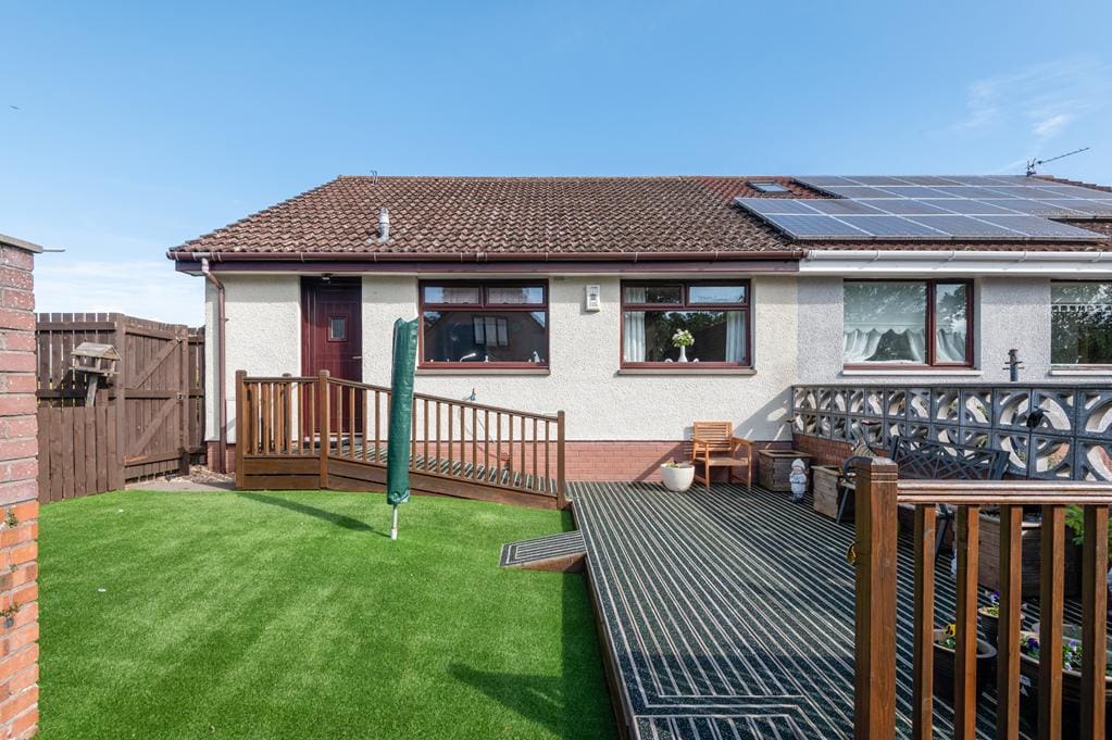 LEV1388PEM EXTERNAL REAR.jpg