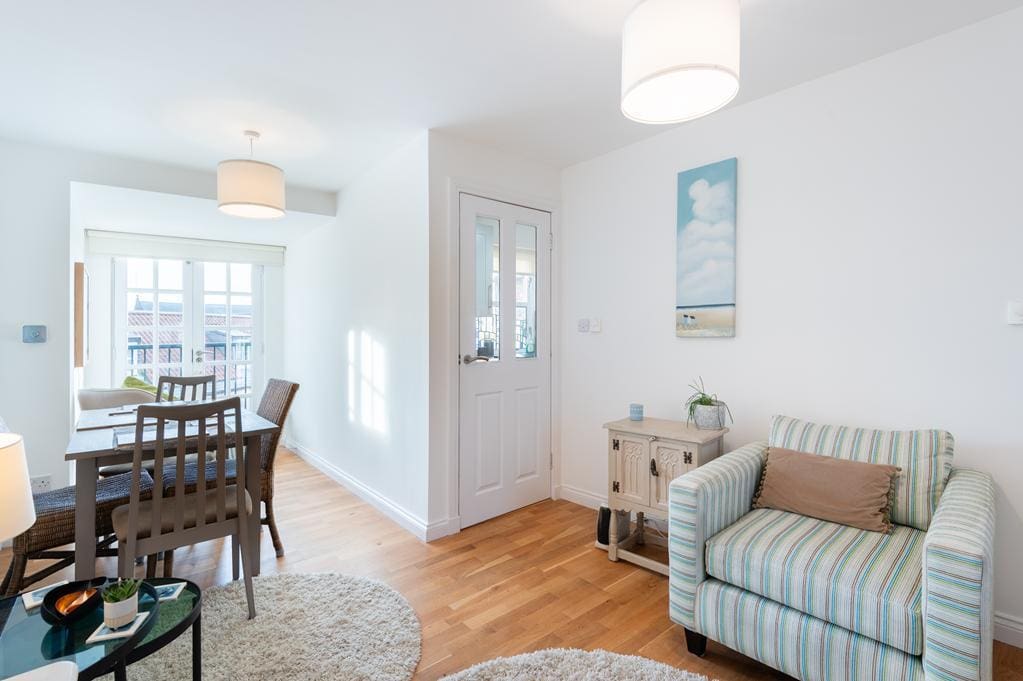 CUP1433SEG LOUNGE AREA TO KITCHEN.jpg