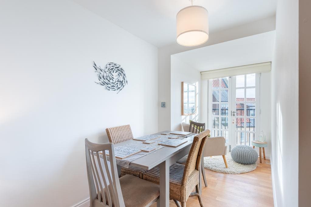 CUP1433SEG DINING ROOM.jpg