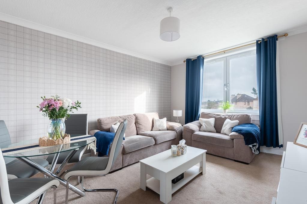 LEV1420PEM LOUNGE.jpg