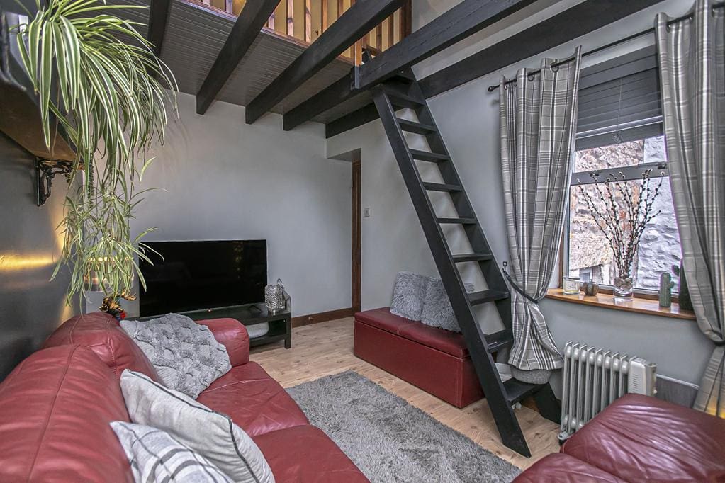 CUP1450PEM BEDROOM 4 AGAIN.jpg