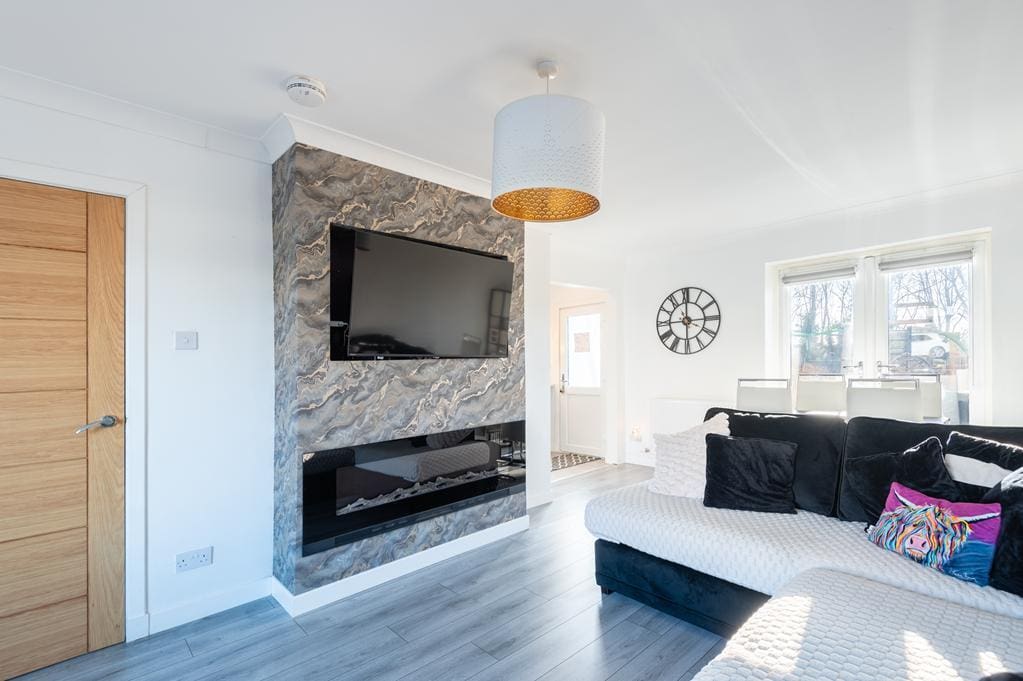 LEV1421PEM LIVING ROOM DETAIL.jpg