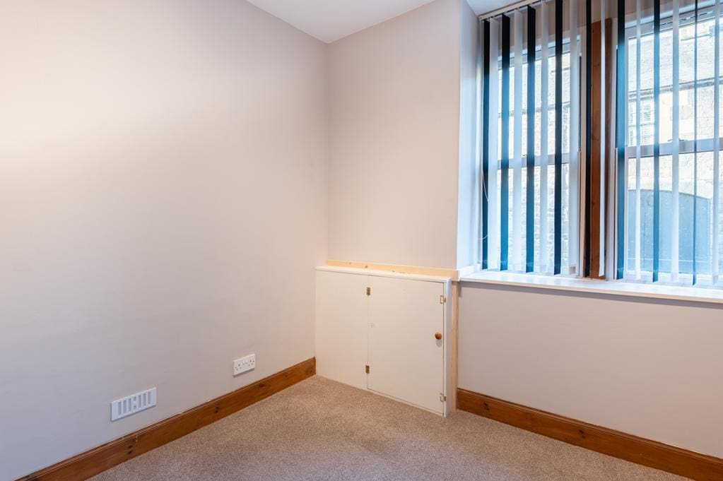 CUP1452SEG BEDROOM 1.jpg