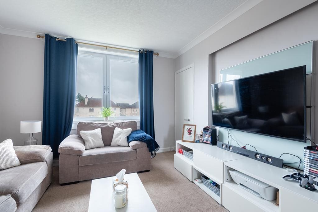 LEV1420PEM LOUNGE AGAIN.jpg