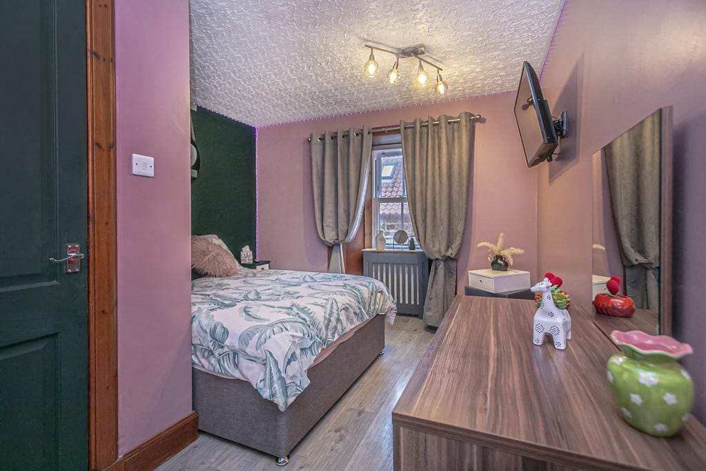 CUP1450PEM BEDROOM 2 AGAIN.jpg