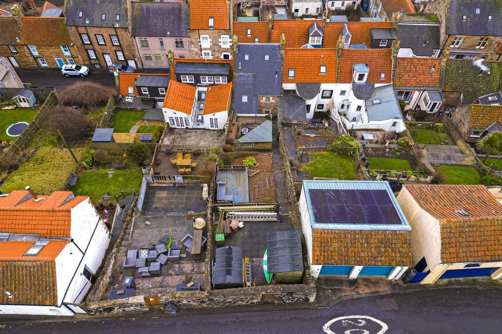 CUP1450PEM GARDEN TO HOUSE.jpg